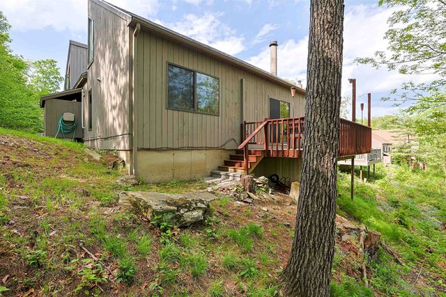 44 Coburn Woods Drive, Nashua, NH 03063
