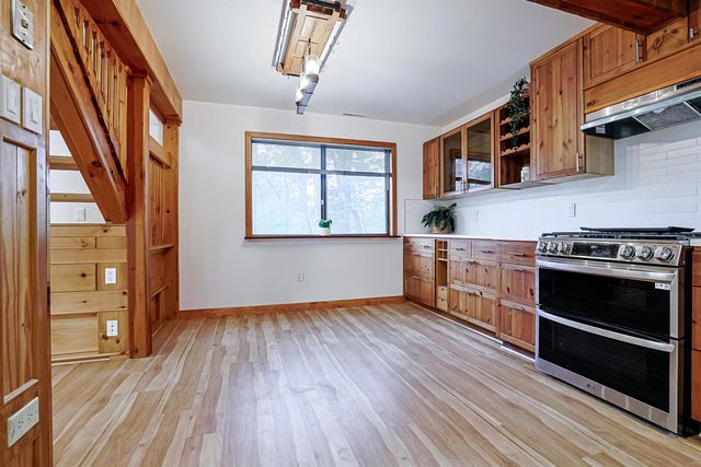 44 Coburn Woods Drive, Nashua, NH 03063