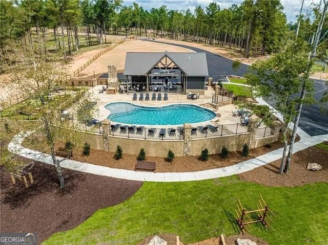 255 NE Chimney Rock Trail NE, Milledgeville, GA 31061