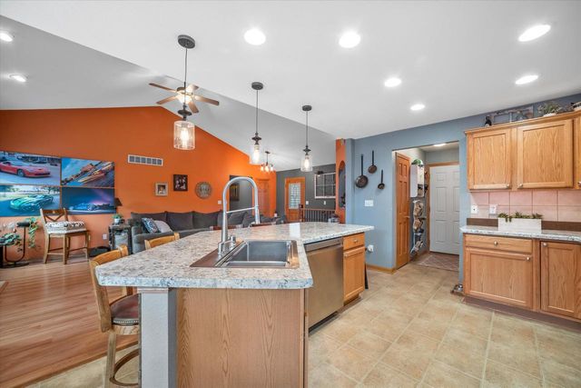 1644 Redwood STREET, West Bend, WI 53095