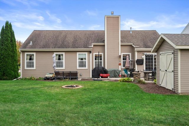 1644 Redwood STREET, West Bend, WI 53095