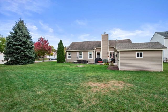 1644 Redwood STREET, West Bend, WI 53095