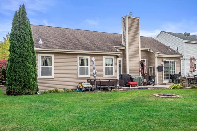 1644 Redwood STREET, West Bend, WI 53095