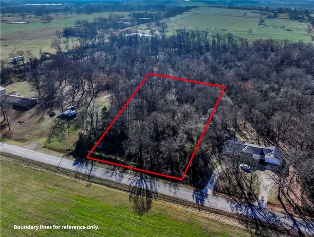 Adams Street, Lincoln, AR 72744