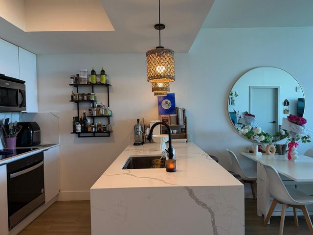 888 Biscayne Boulevard 1611, Miami, FL 33132