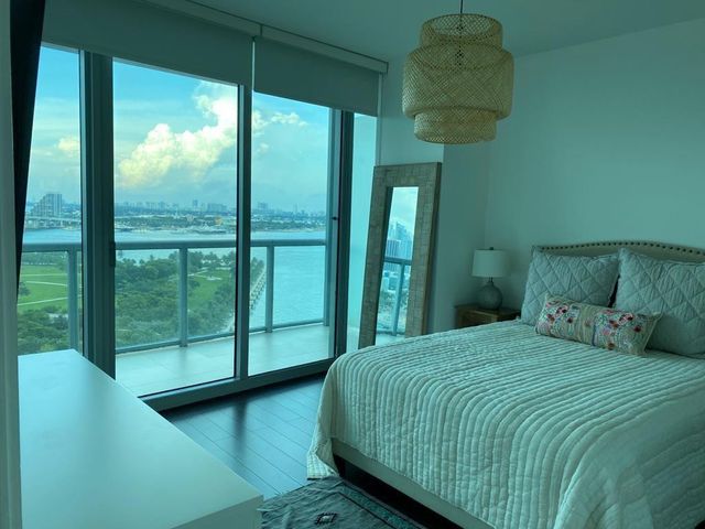 888 Biscayne Boulevard 1611, Miami, FL 33132