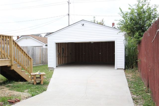 10909 Fortune Avenue, Cleveland, OH 44111