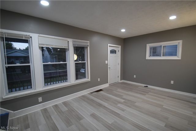 10909 Fortune Avenue, Cleveland, OH 44111