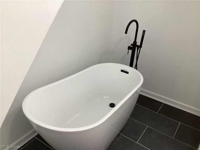 10909 Fortune Avenue, Cleveland, OH 44111