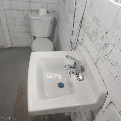 10909 Fortune Avenue, Cleveland, OH 44111