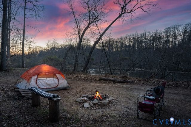 4 Dillard Rd, Spotsylvania, VA 22407