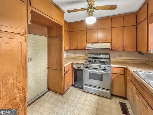 411 Edgewater Circle, Macon, GA 31220