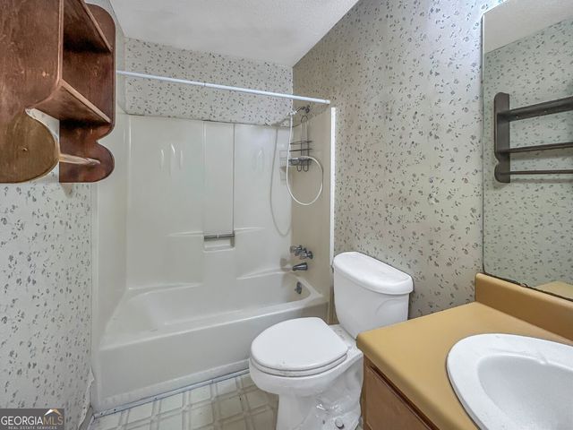 411 Edgewater Circle, Macon, GA 31220