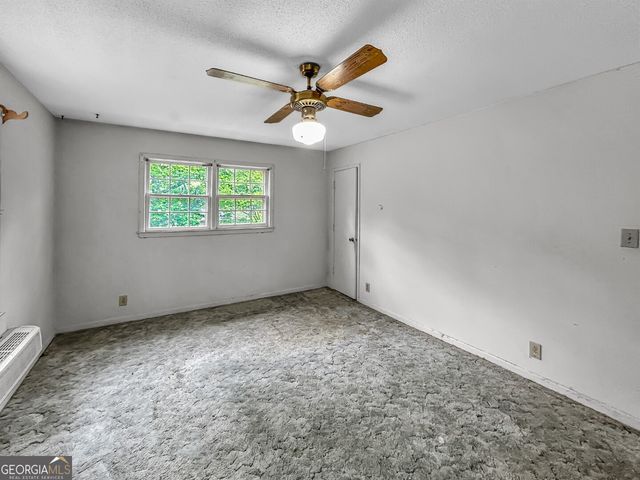 411 Edgewater Circle, Macon, GA 31220