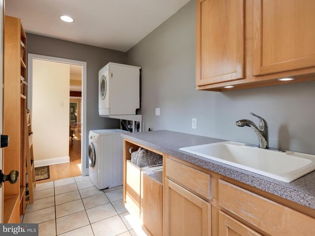 1629 HERRON LN, West Chester, PA 19380