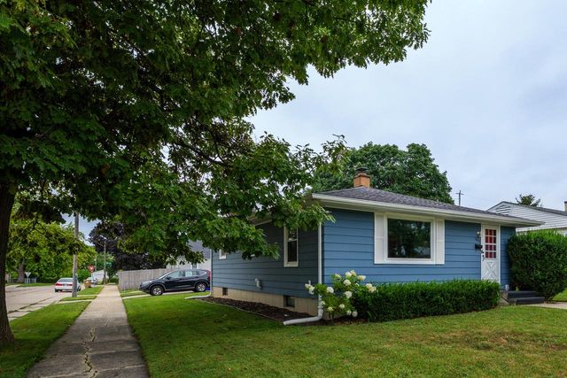 5601 44th AVENUE, Kenosha, WI 53144