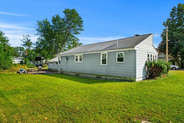 70 Newgate Circle, Manchester, NH 03102
