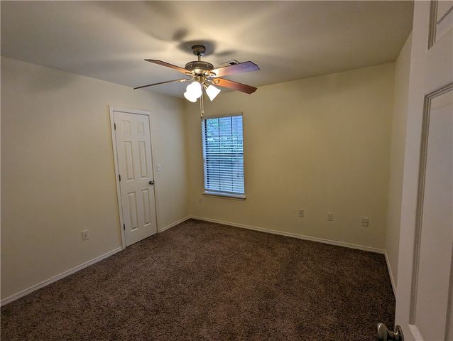 2046 E Farr Lane, Fayetteville, AR 72703