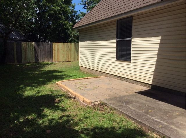 2046 E Farr Lane, Fayetteville, AR 72703