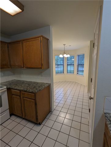 2046 E Farr Lane, Fayetteville, AR 72703