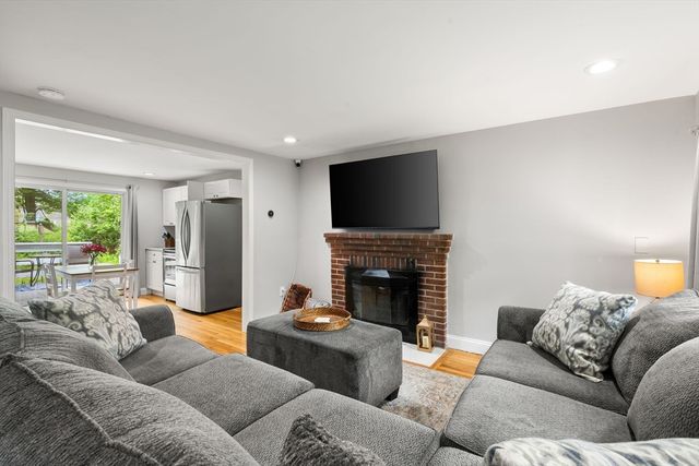 251 Central Street, Rockland, MA 02370