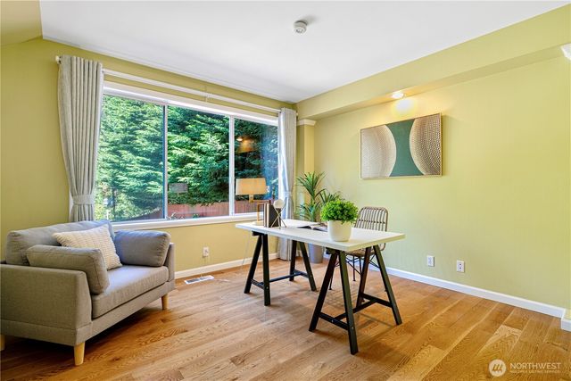 20902 SE 2nd Place, Sammamish, WA 98074