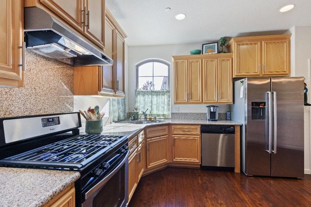 1329 Marseille Ln, Roseville, CA 95747