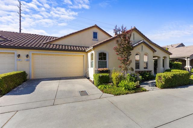 1329 Marseille Ln, Roseville, CA 95747