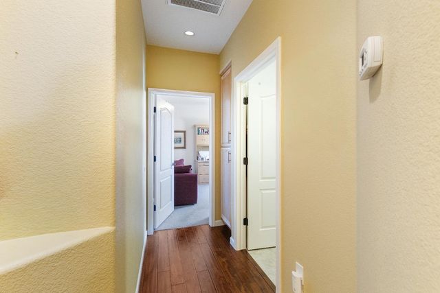 1329 Marseille Ln, Roseville, CA 95747