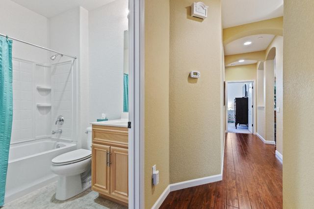 1329 Marseille Ln, Roseville, CA 95747