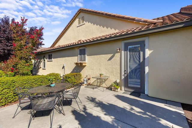 1329 Marseille Ln, Roseville, CA 95747