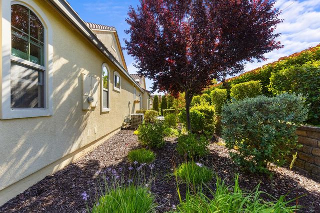 1329 Marseille Ln, Roseville, CA 95747