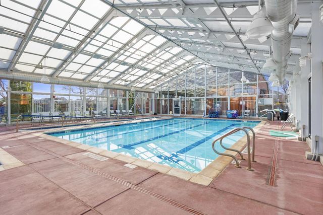 1329 Marseille Ln, Roseville, CA 95747