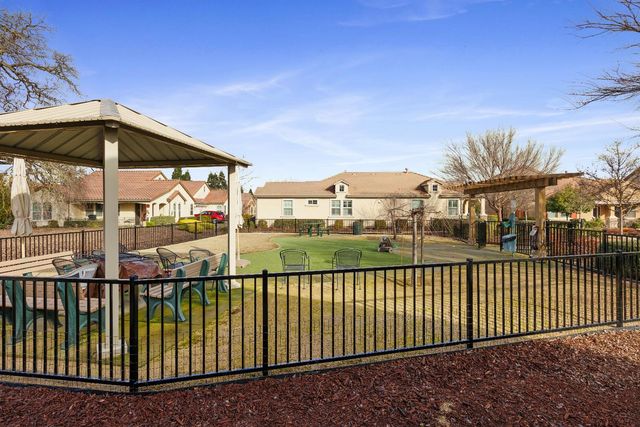 1329 Marseille Ln, Roseville, CA 95747