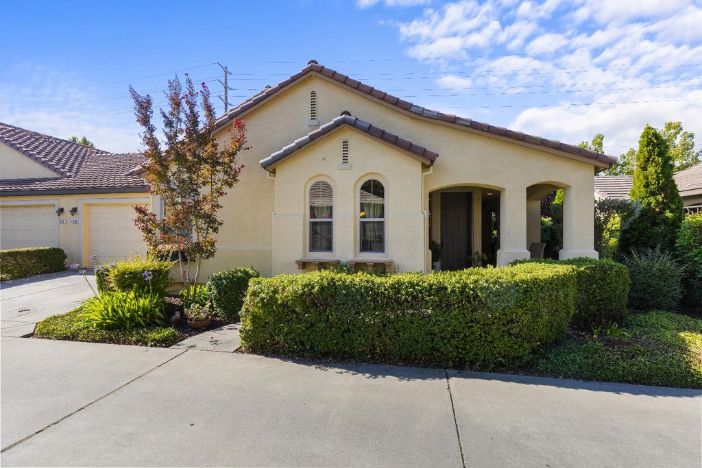 1329 Marseille Ln, Roseville, CA 95747
