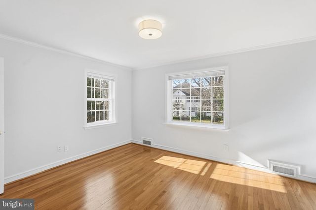 5020 SEDGWICK ST NW, Washington, DC 20016