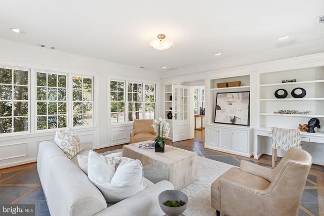 5020 SEDGWICK ST NW, Washington, DC 20016