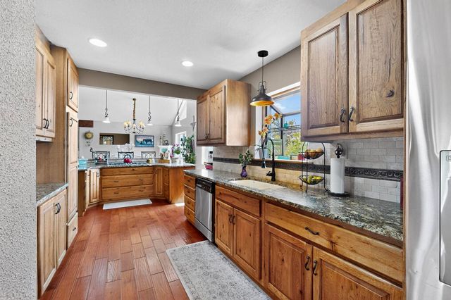 585 Navajo, Los Alamos, NM 87544