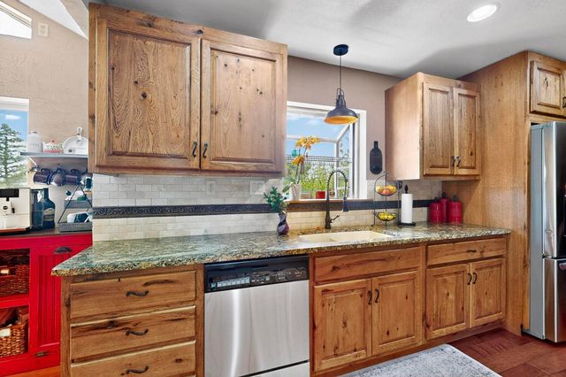 585 Navajo, Los Alamos, NM 87544