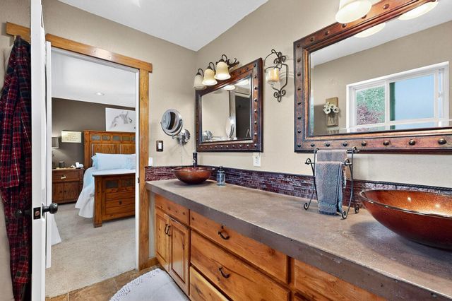 585 Navajo, Los Alamos, NM 87544