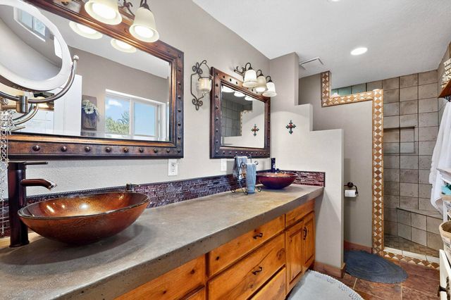 585 Navajo, Los Alamos, NM 87544