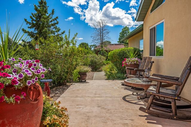 585 Navajo, Los Alamos, NM 87544