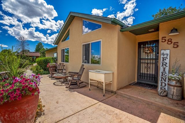 585 Navajo, Los Alamos, NM 87544