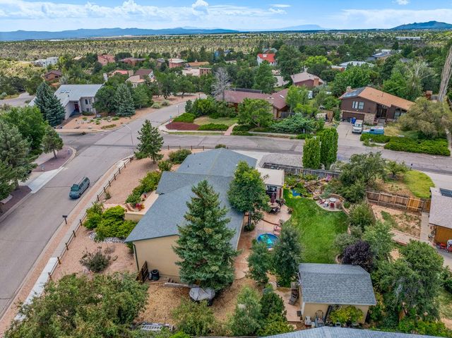 585 Navajo, Los Alamos, NM 87544