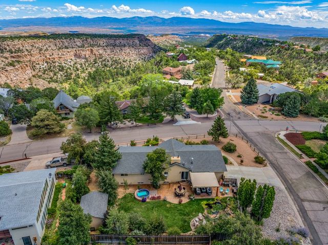 585 Navajo, Los Alamos, NM 87544