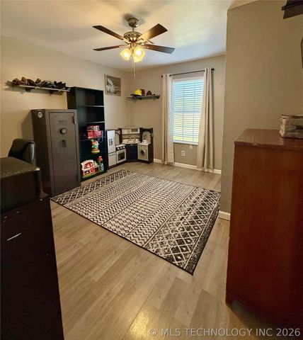 576 N Cowskin Drive, Cleveland, OK 74020