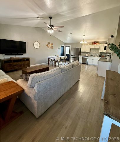 576 N Cowskin Drive, Cleveland, OK 74020