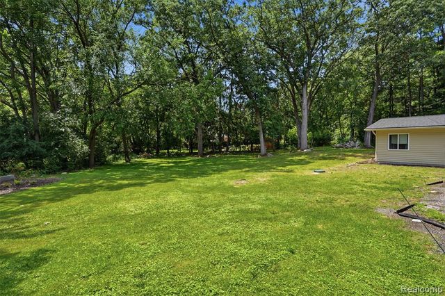 30715 N Greenbriar Road, Franklin, MI 48025