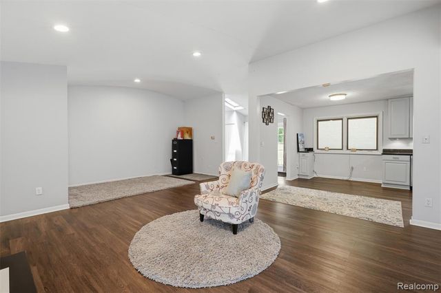 30715 N Greenbriar Road, Franklin, MI 48025