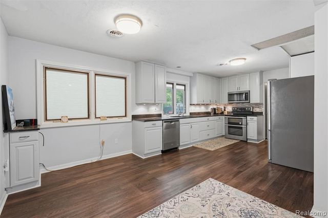 30715 N Greenbriar Road, Franklin, MI 48025